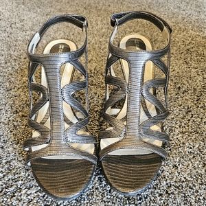 Naturalizer N5 comfort heels, size 9
